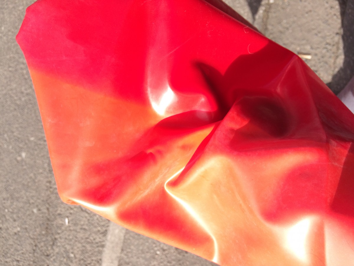 2018-03-25-10.37.05-1 Blood red (top) Pillar box red (bottom)Blood red (top) Pillar box red (bottom)