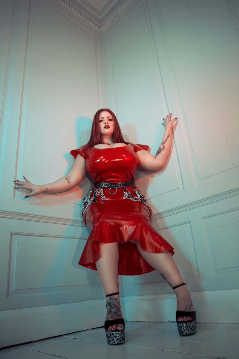 7S FFFB x YG Square neck cap sleeve top and ruffle pencil skirt in Red with blush