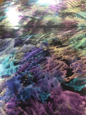 Opal marble, colourchange on black latex