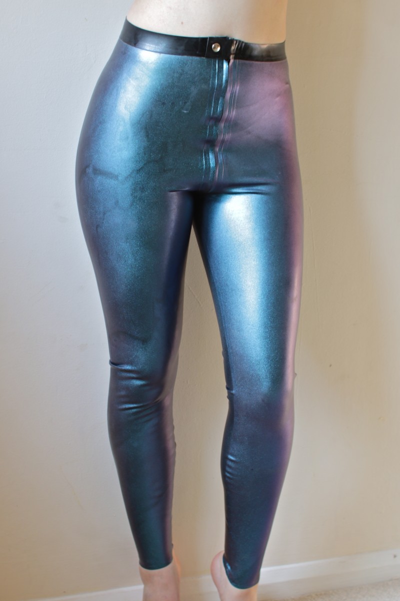 IMG_8882 Yummy Gummy Latex zip though leggings in dark blue one colour change latex