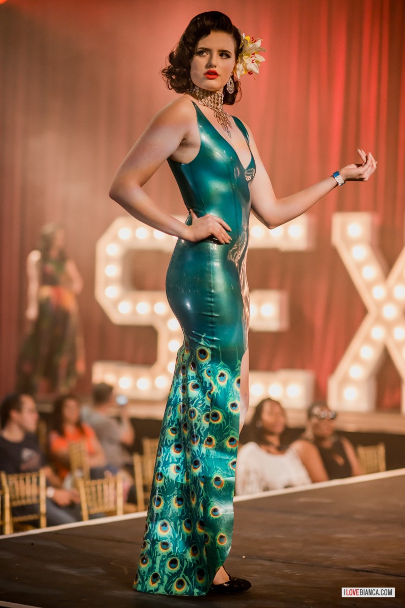 MAR_6692 Yummy Gummy Latex Blue latex with green pearl